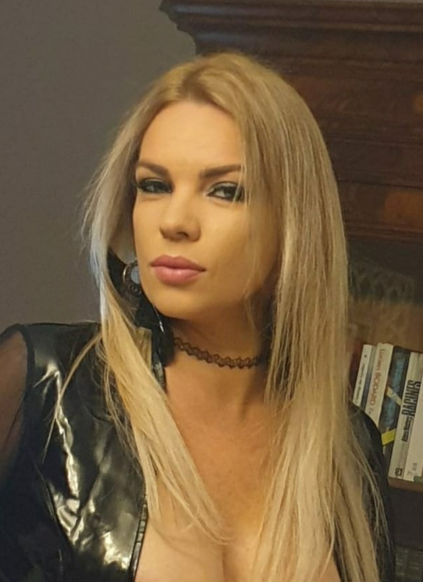 ENCANTADORA ALEMANA EN A CORUÑA 654069709