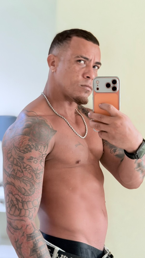 SOY SEXY TODO UN ENCANTO Y DOY SEGURIDAD 613998179