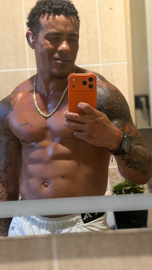 SOY SEXY TODO UN ENCANTO Y DOY SEGURIDAD 613998179