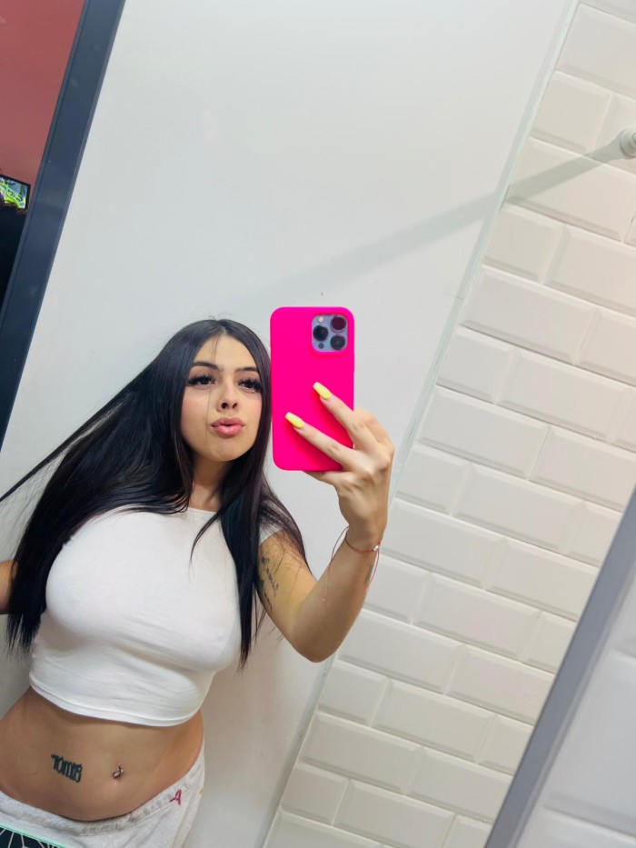 DELICIOSA CACHONDA IMPLICADA DESEOSA DE PLACER