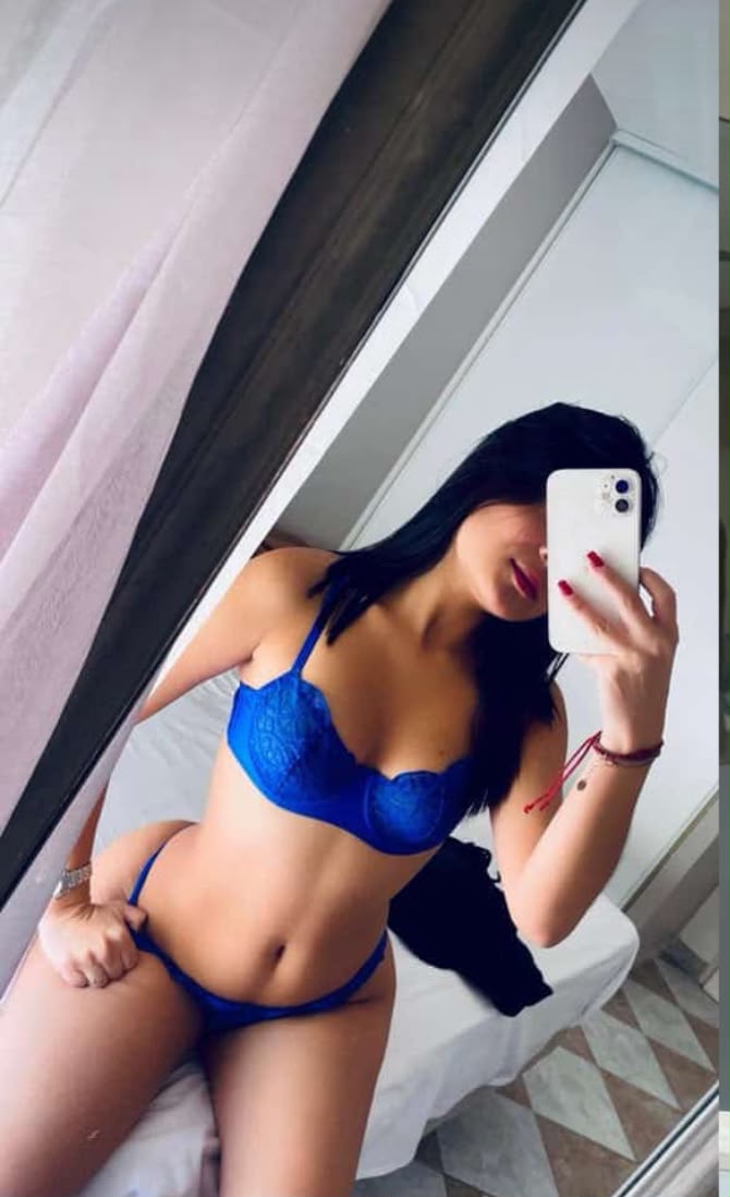 MARIANA DISPONIBLE EN ARROYO DE LA MIEL CON SITIO