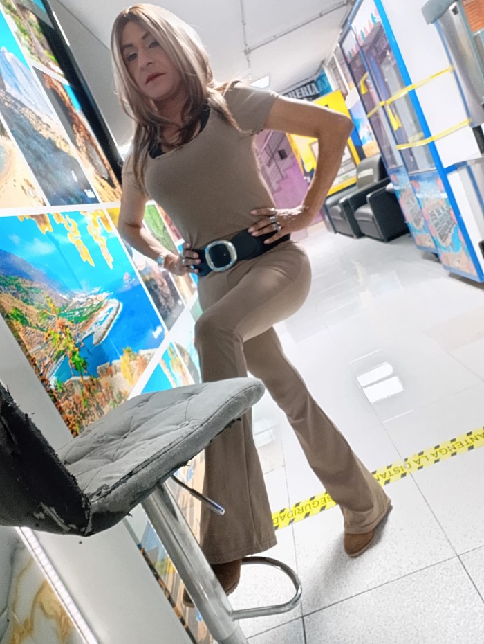 EN LAS AMERICAS TRANS UNICA CON GANAS DE SEXO DURO