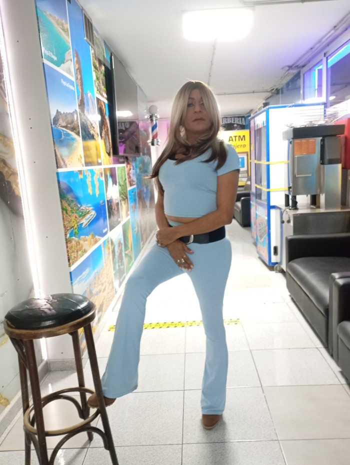EN LAS AMERICAS TRANS UNICA CON GANAS DE SEXO DURO