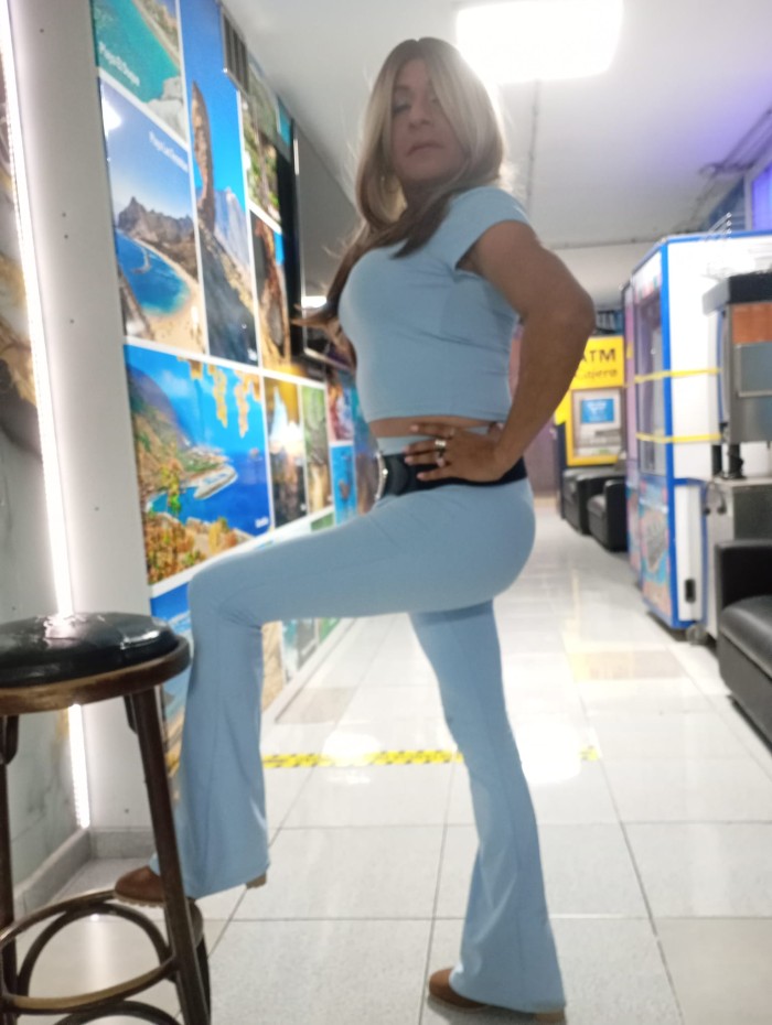 EN LAS AMERICAS TRANS UNICA CON GANAS DE SEXO DURO