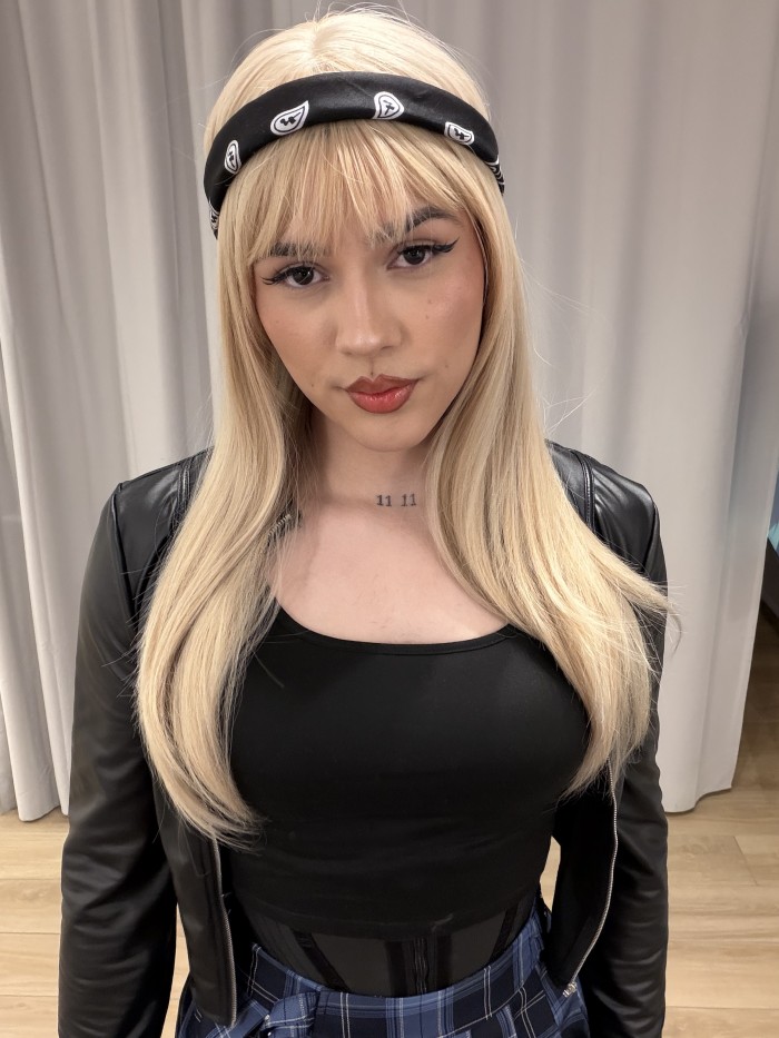 EMMA JOVEN TRANS FIESTERA Y JUGUETONA