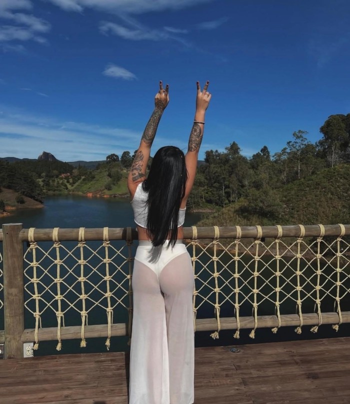 Estupenda COLOMBIANA VIP toda una diosa para ti llamame