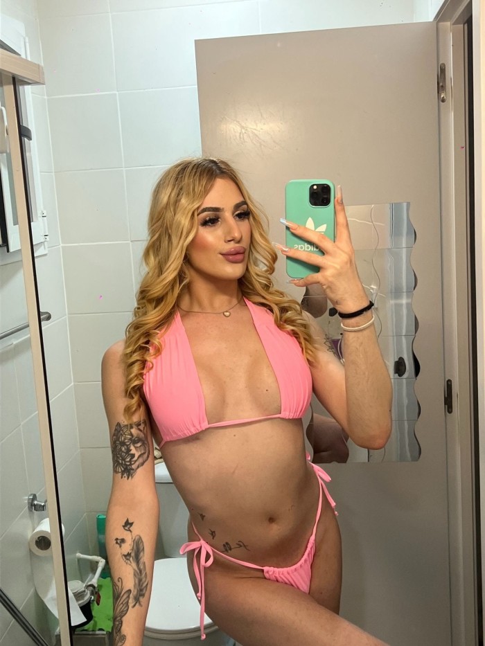 Morbosa chica trans muy femenina y fogosa en valencia