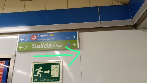 Asiáticas Madrid Metro L6 laguna