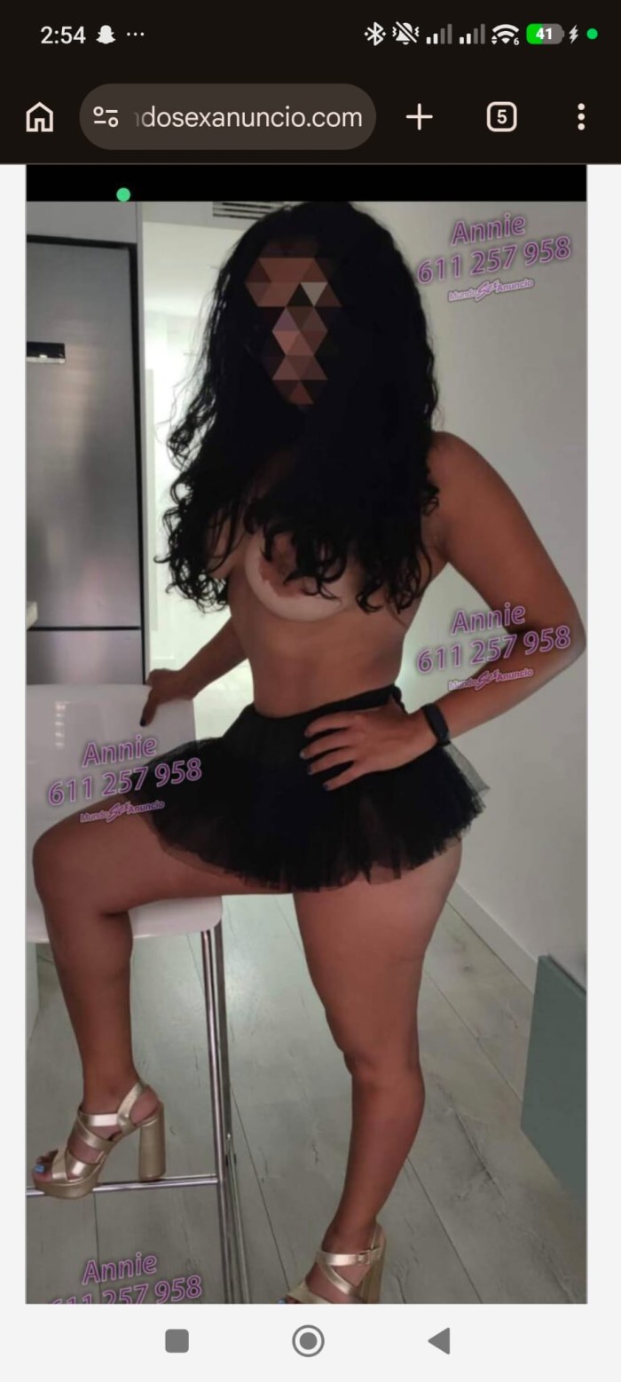 Venezolana fiestera y cañera a tope