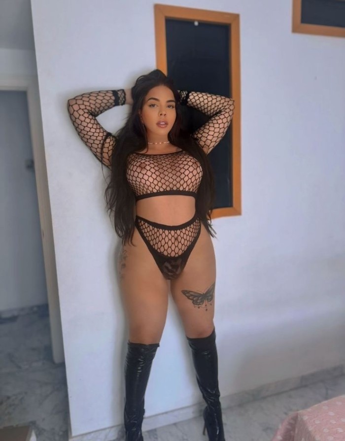 CHICA TRANS FIESTERA DELICIOSA ARDIENTE PARA FOLLAR A TOPE