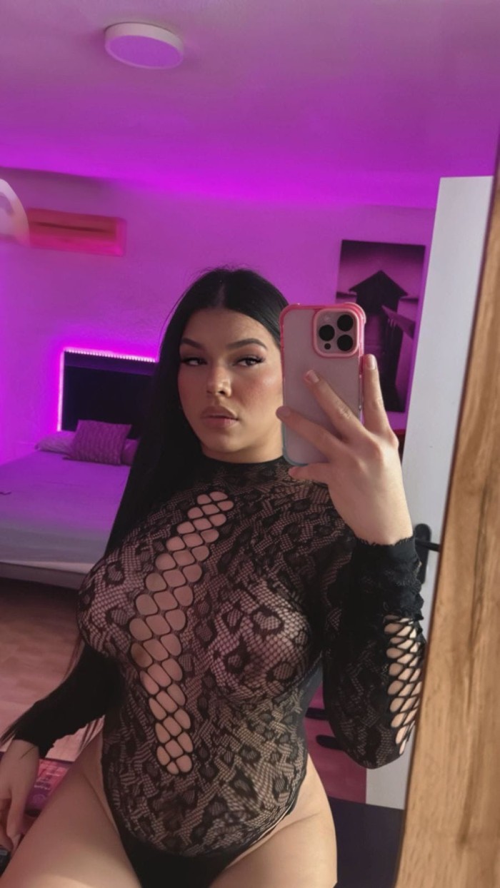 Nueva por la ciudad trans femenina