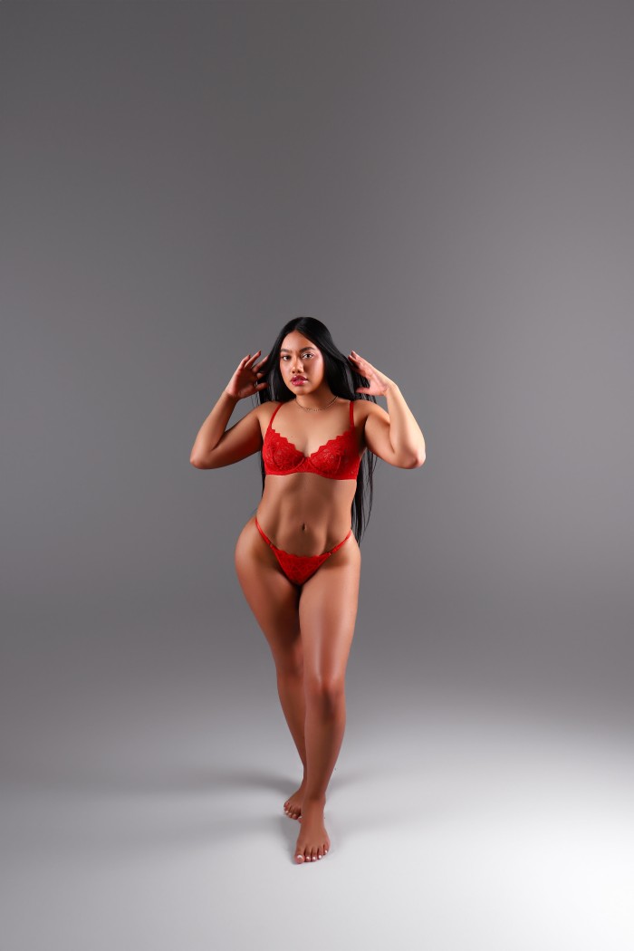 Morena ricas curvas