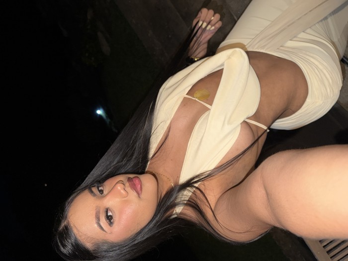 Morena ricas curvas