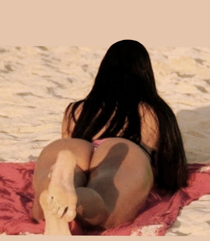 Tranny Claudia morenaza exótica TATUAda alta 1.80