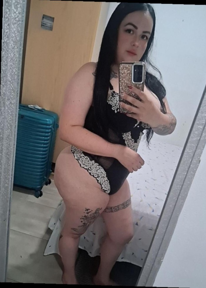 Novedad morena cariñosa dulce ardiente fiestera