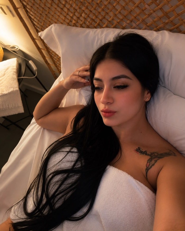 PRECIOSA COLOMBIANA •AUTÉNTICA Y ENCANTADORA •EN EL SUR