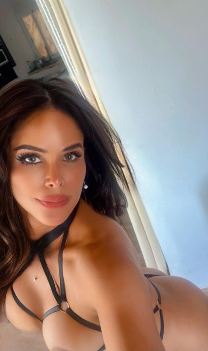 PASIÓN Y LUJURIA CON BELLA Y SEXY VENEZOLANA