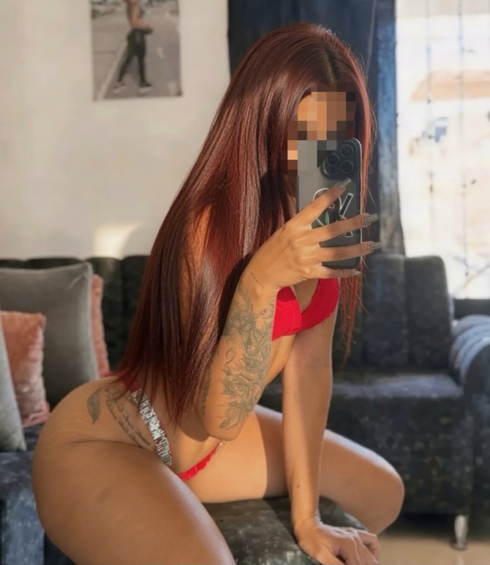 FASCINANTE JOVENCITA RECIEN LLEGADA A MADRID MUY CACHONDA Y JUGUETONA