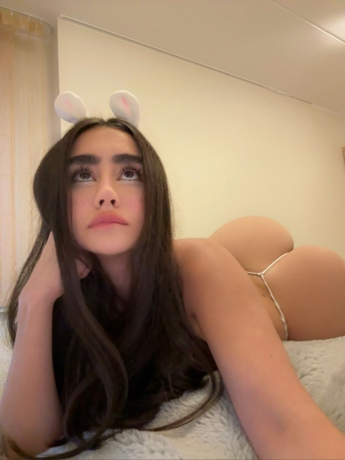 Soy la hermosa chica que andas buscando