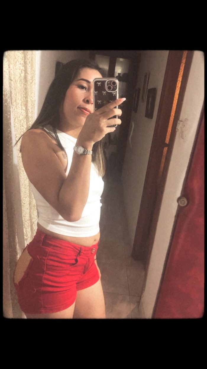 TODO UN ENCANTO GUAPA Y EXOTICA