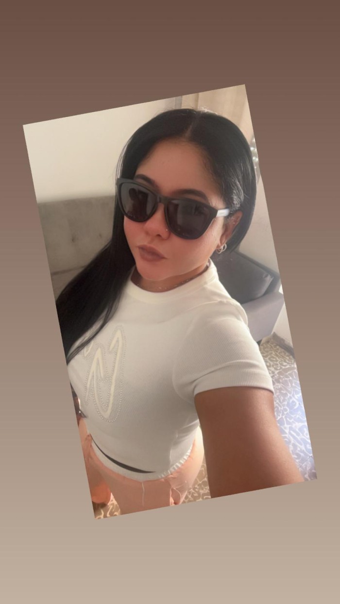 DOMINICANA EN ALMENDRALEJO DISPONIBLE FIESTERA