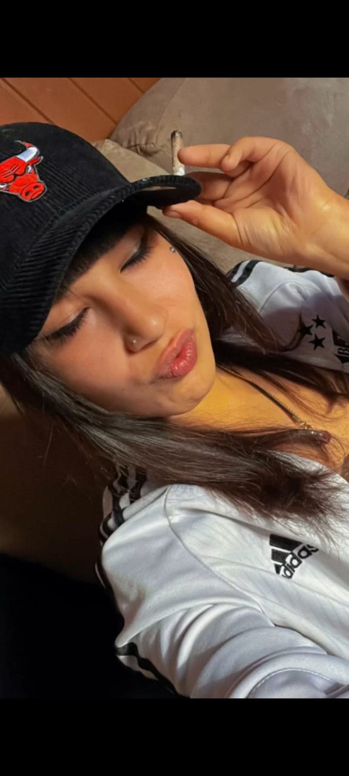 ZAIRA, JOVENCITA ESPAÑOLA DE 20 AÑOS DELGADITA INDEPENDIENTE