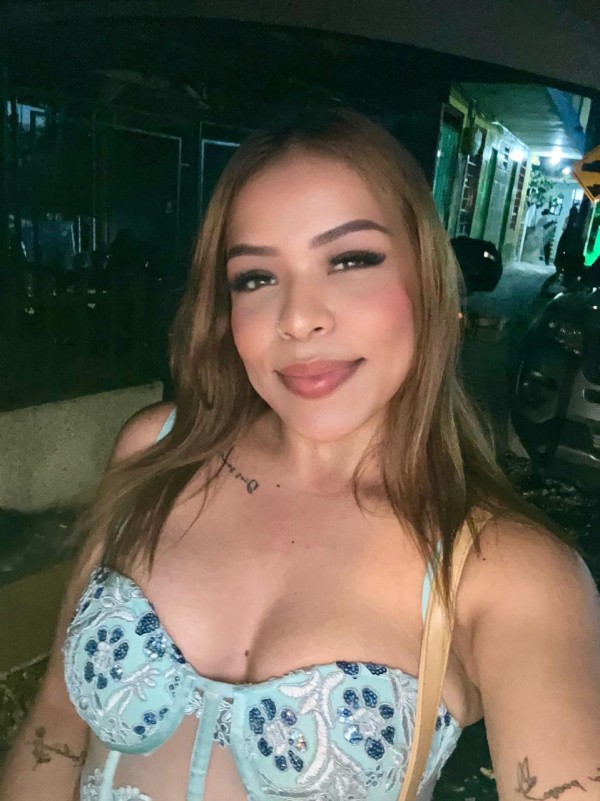 HERMOSA MODELO TOP  HECHA UNA DIOSA