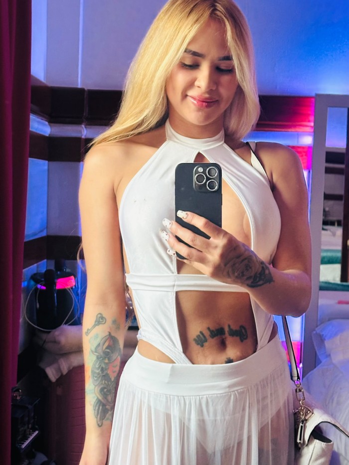 Elegante educada una Diosa en la cama