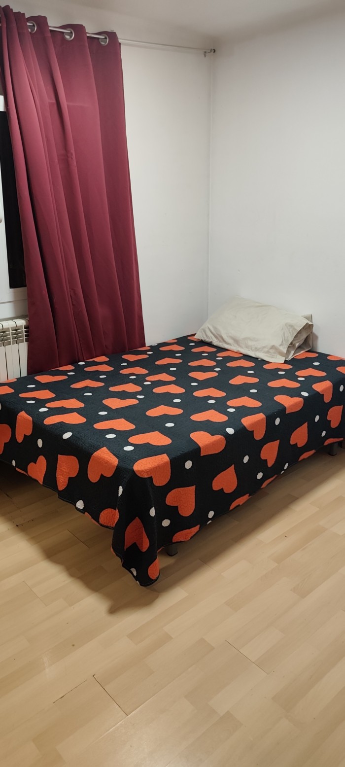 Habitación libre para hoy mismo en Figueres