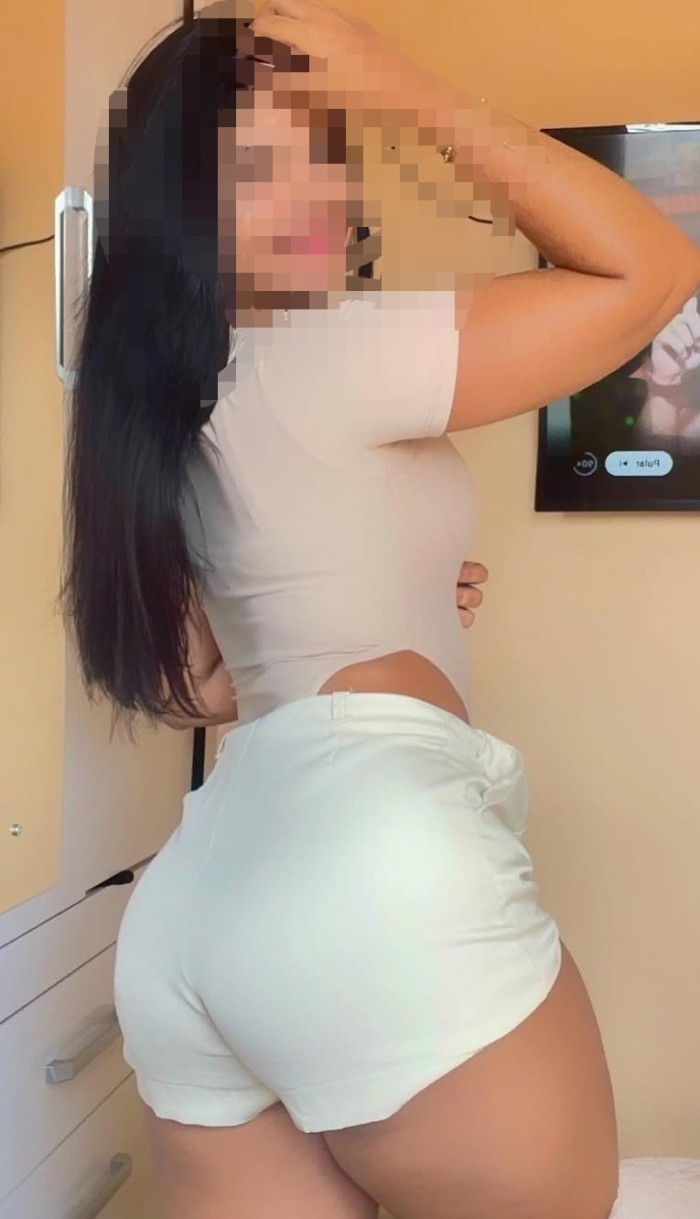 MORENA MUY GUAPA RECIEN LLEGADA,FIESTERA A TOPE