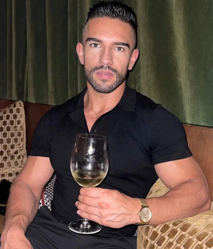 ANDRES MACHOTE GUAPO FIESTERO CAñERO VICIOSO 24H EN IBIZA