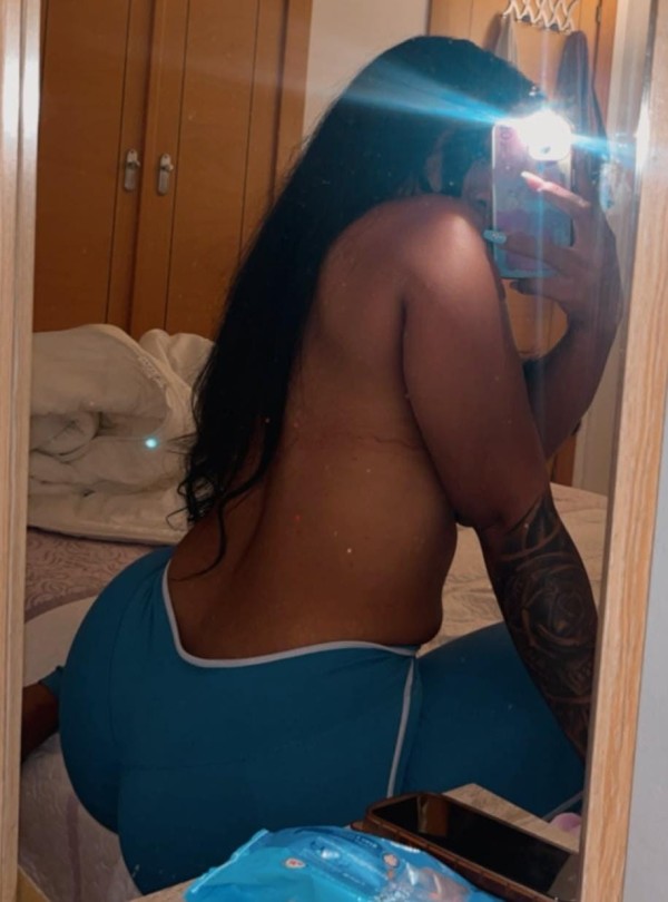 JOVENCITA TRAVIESA EXQUISITA ARDIENTE MUY COMPLETA