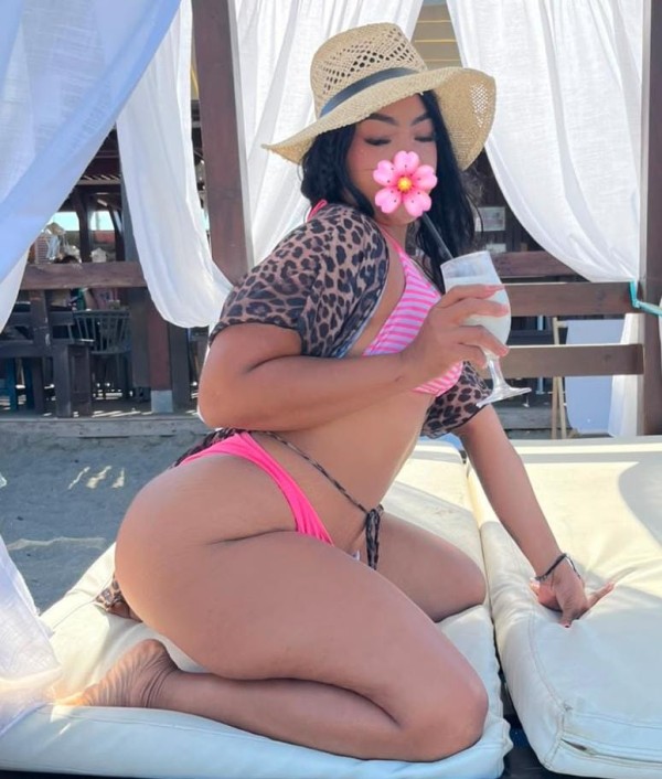 JOVENCITA TRAVIESA EXQUISITA ARDIENTE MUY COMPLETA