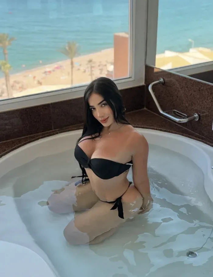 Jovencita implicada , belleza sublime