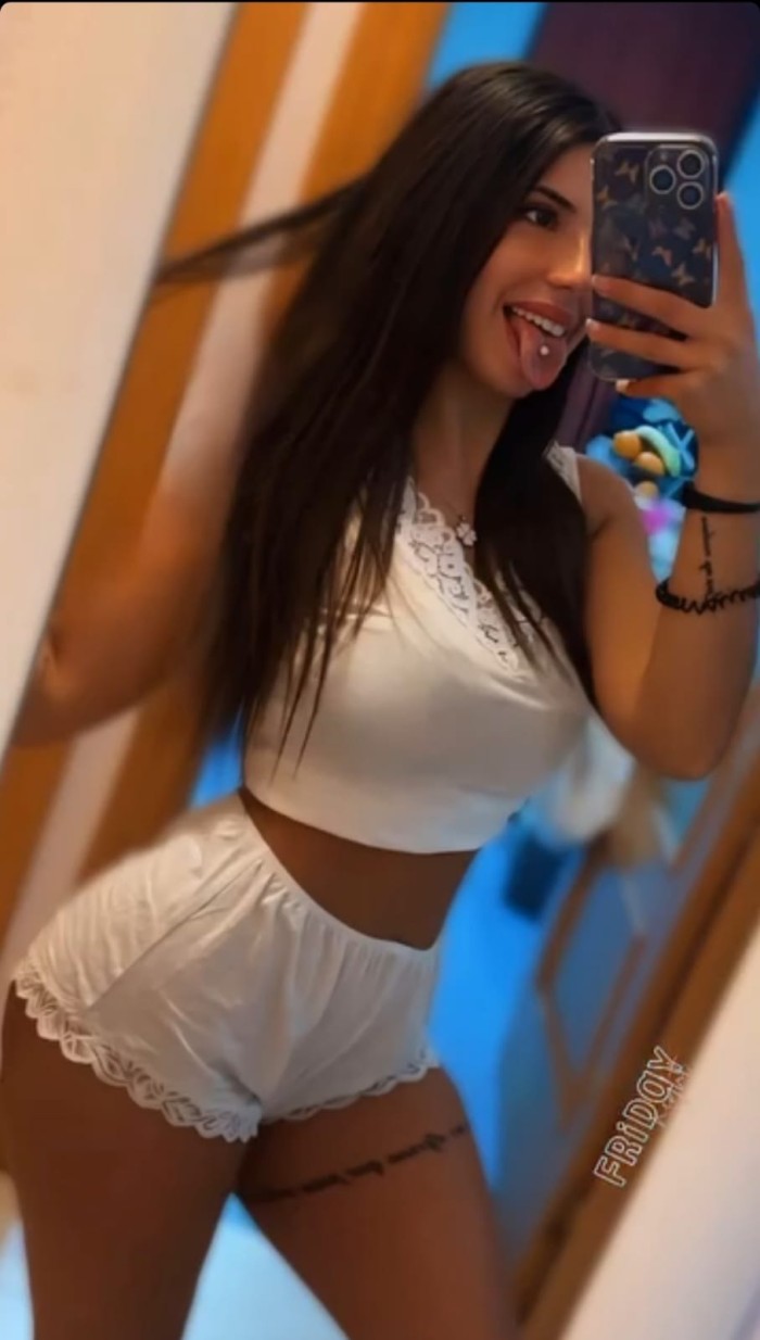 Jovencita con cuerpazo.