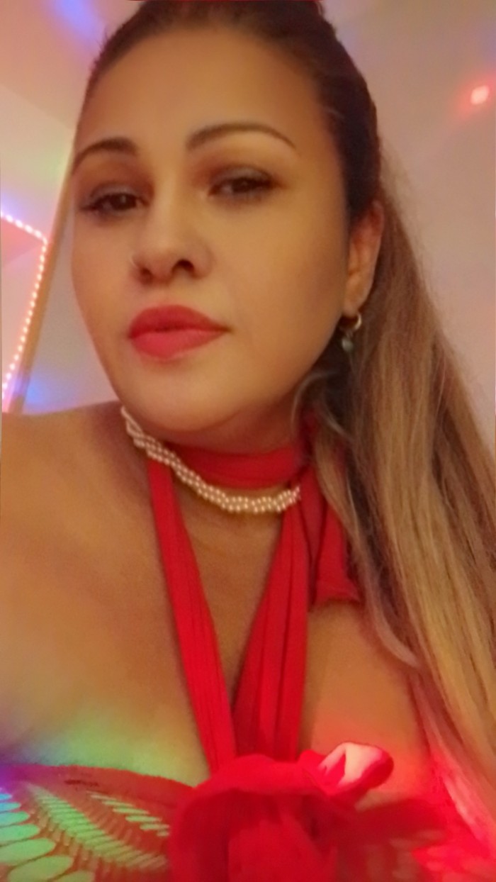 señora en la calle una putita en la cama 24/7