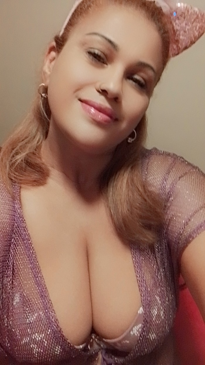 señora en la calle una putita en la cama 24/7