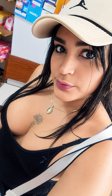 SAMANTHA, CARIÑOSA Y DIVERTIDA