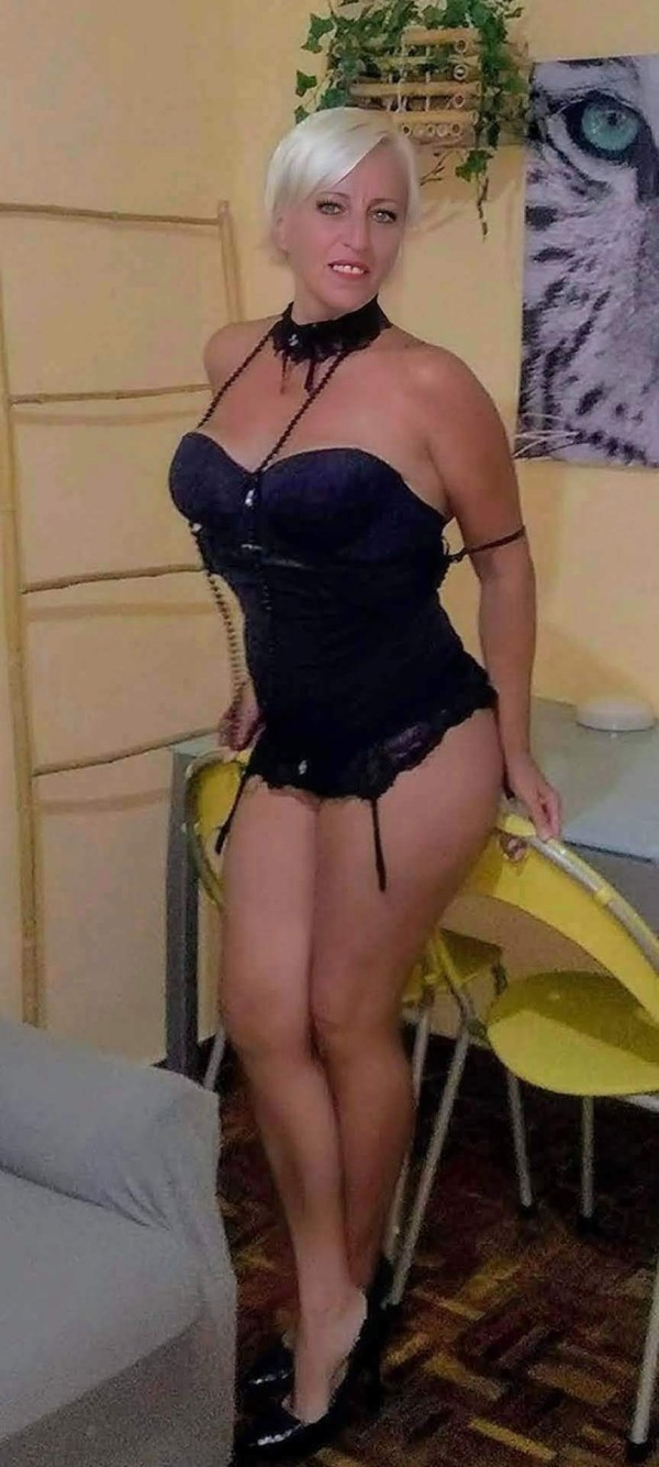 GUAPA& BUENA. SÓLO PARA CABALLEROS ES