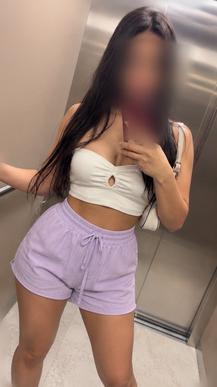DIVERTIDA JUGUETONA CARIÑOSA COLOMBIANA