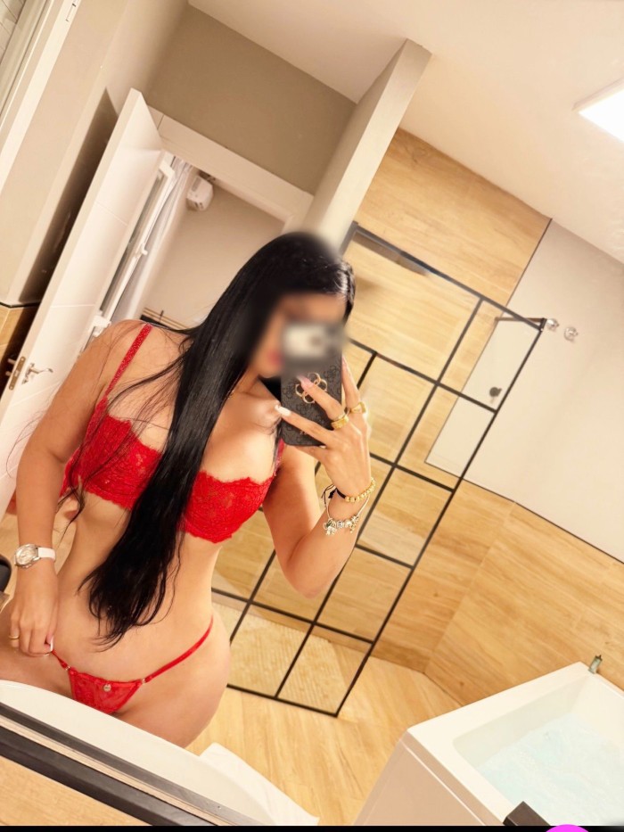 COMETE MI CULO TRAGON LATINA CACHONDA VIP