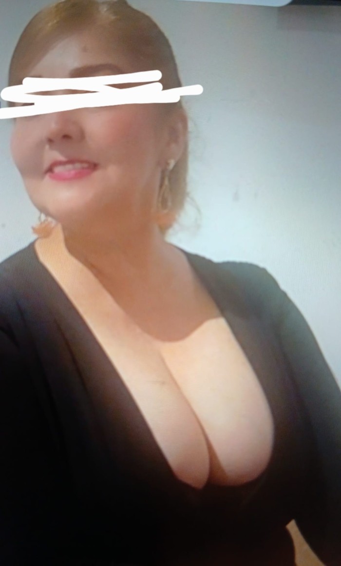 DELICIOSA IMPLICADA EXQUISITA ANSIOSA DE PLACER