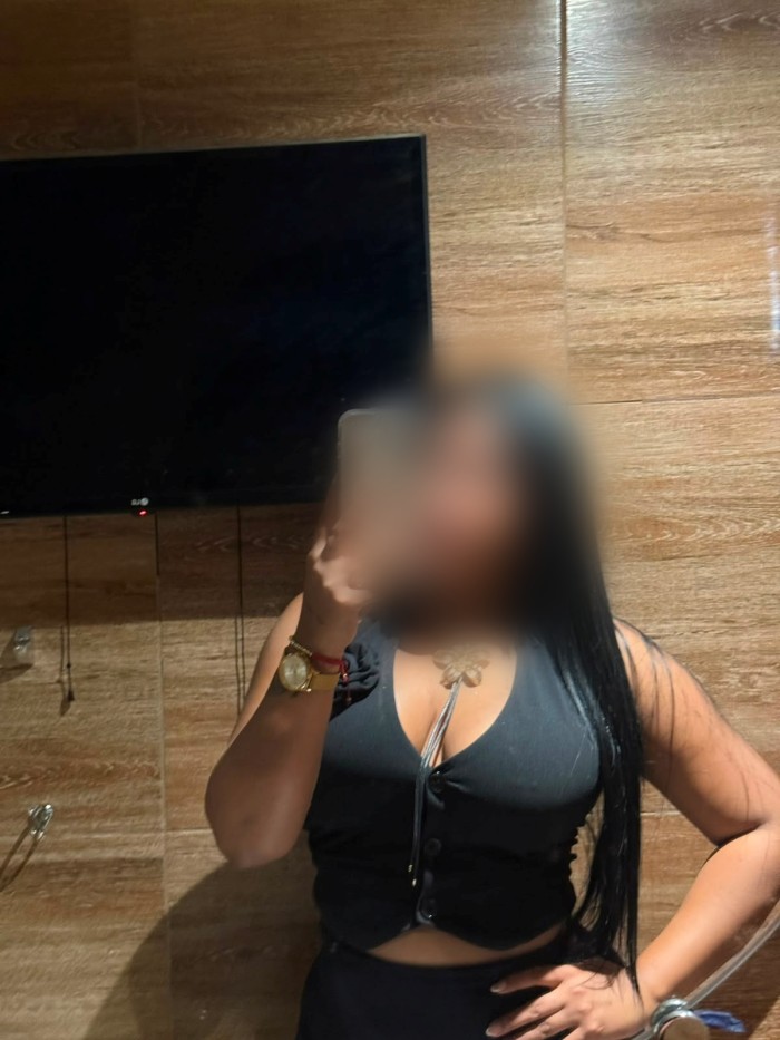 SEXY Y HERMOSA LATINA RECIEN LLEGADA A BILBAO