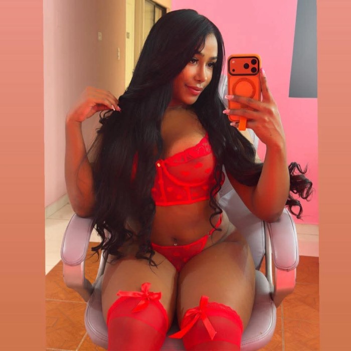 TRANS ARDIENTE SENSUAL DESEOSA DE SEXO