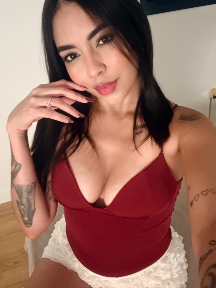 SEXO FIESTA A TOPE VEN COMEME ENTERITA
