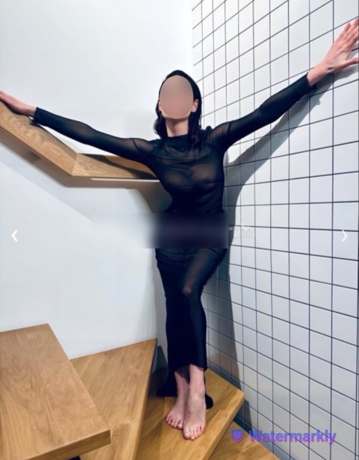 MÍA UNA CHICA EXUBERANTE ATREVETE