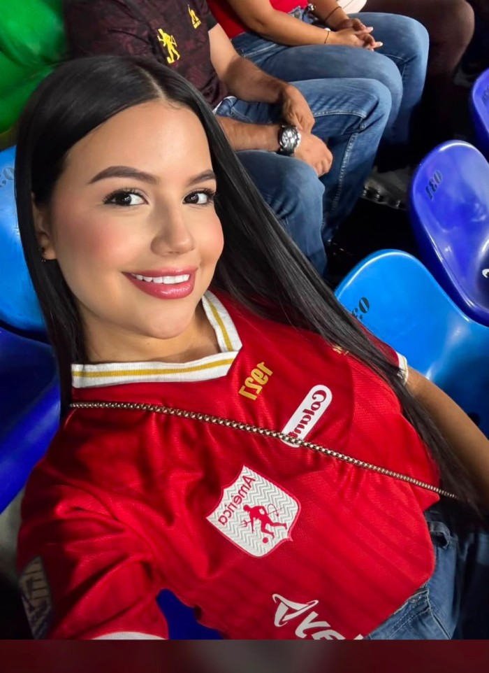 EN MALAGA SENSUAL JOVENCITA COMPLACIENTE E IMPLICA