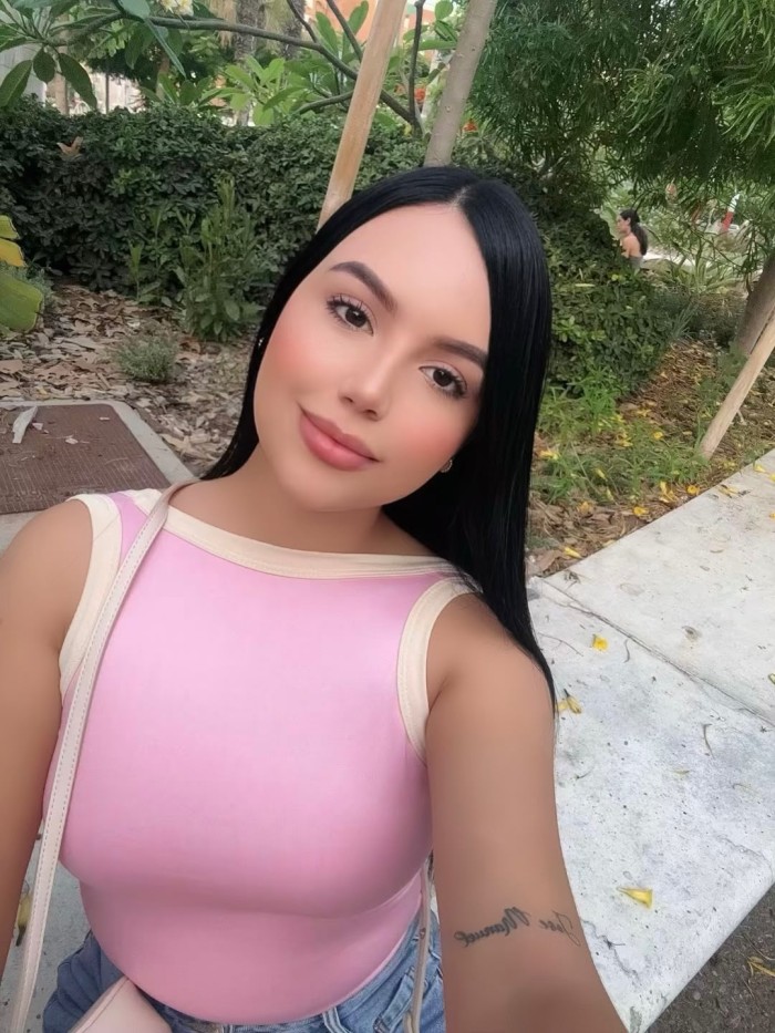 EN MALAGA SENSUAL JOVENCITA COMPLACIENTE E IMPLICA