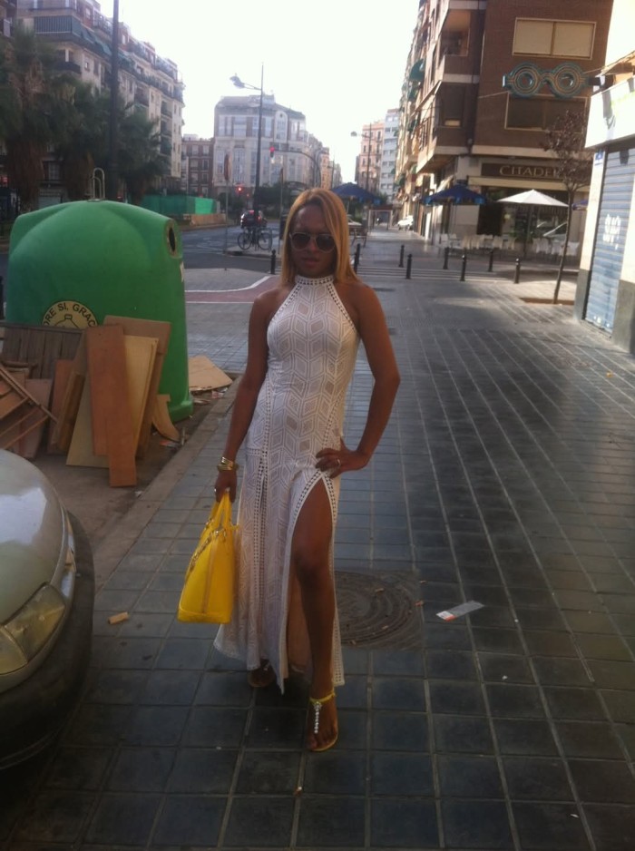 Bella travesty activa pasiva fiestera