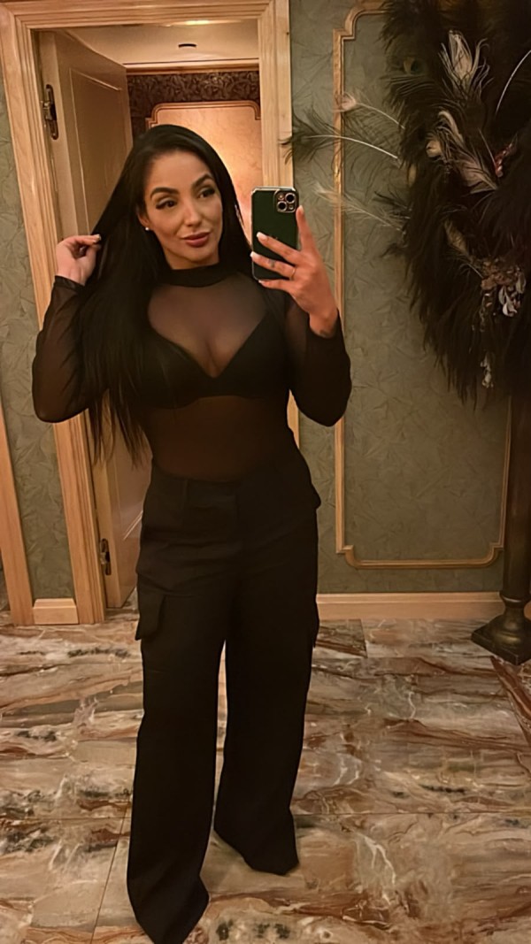 MORENA MORBOSA, DIVINA Y CON CUERPAZO